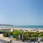 לינה וארוחת בוקר Le Dune Luxury