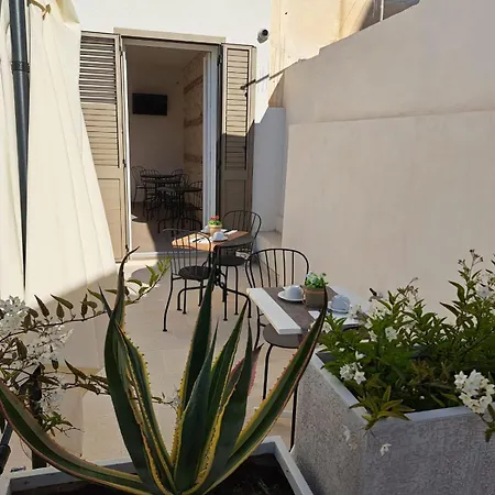 לינה וארוחת בוקר Le Dune Luxury ויאסטה